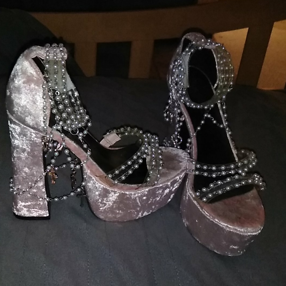 Dollskill sugar thrillz platform shoes size 9